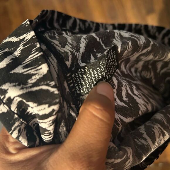 New Peach Romper - Picture 5 of 5